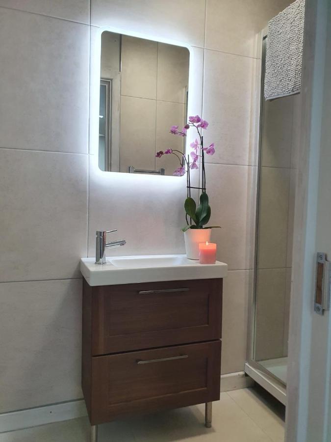 The Plaza Suites High St Bangor Bagian luar foto